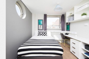 Student Only, Ensuite Room in a Apartment at London